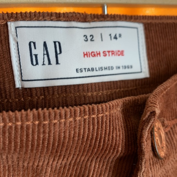 Gap brown high stride corduroy button down pants 32/14R - Picture 5 of 5